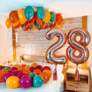 ROOM BALLOON DECORATION : MODERN RETRO