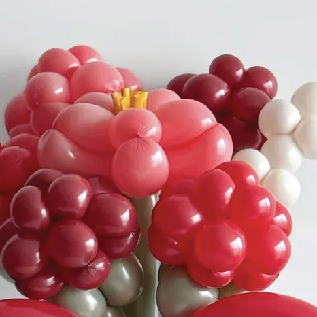 BLOOMLOON™ FLOWER BOUQUET : CRANBERRY - Image 3