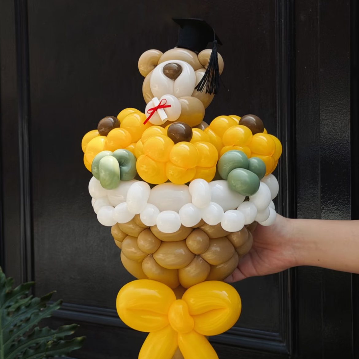 BLOOMLOON™ FLOWER BOUQUET : GRADUATION BEAR - Image 2